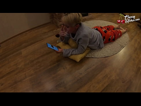 ❤️ בלונדינית מטורפת מוצצת זין ענק יונק ומקפיץ עליו - מין אנאלי ❤❌  סקס בפורנו iw.pornolymp.ru ﹏